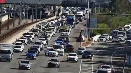 Perth traffic: Kwinana and Mitchell Freeway crashes cause peak-hour headache for drivers